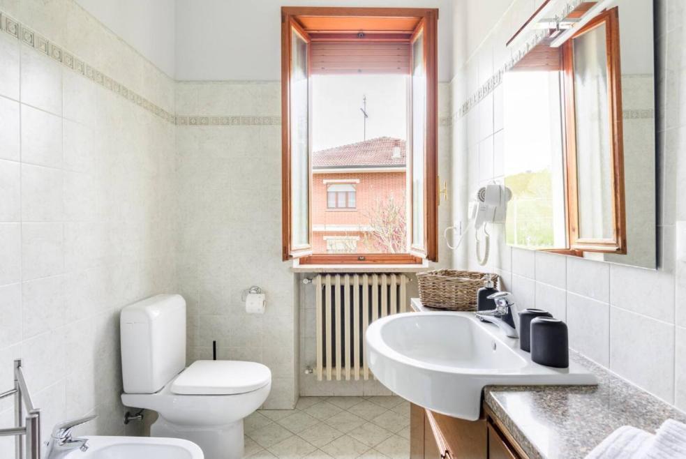 Locanda Cavallo Bianco - Affittacamere Robella Buitenkant foto